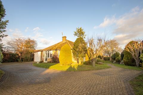 3 bed property, in Station Road, £365,000