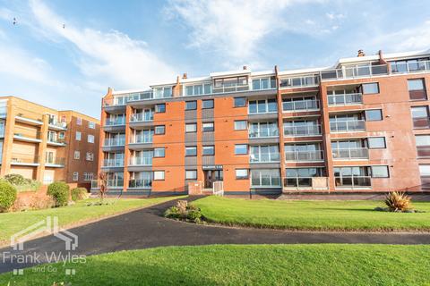 3 bed property, in Flat 12a, £435,000