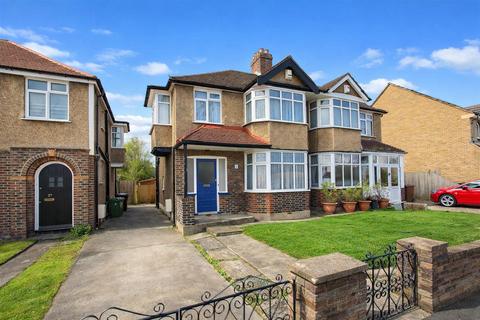 3 bed property, in Bristow Road, £500,000