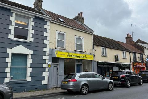 3 bed property, in High Street, £185,000
