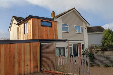 8 bed property, in Homer Crescent, £499,950