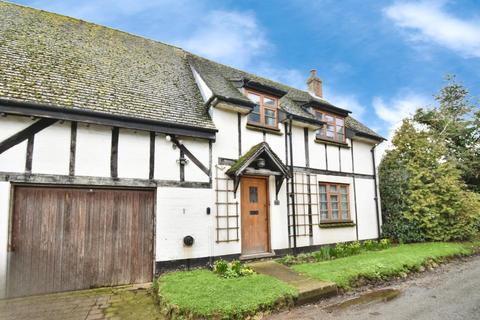 3 bed property, in High Street, £375,000
