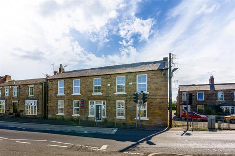 4 bed property, in South Road, £290,000