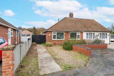2 bed property, in Prior Road, £250,000