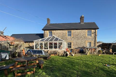 3 bed property, in Detached House With Annexe - Evercreech Junction, £475,000