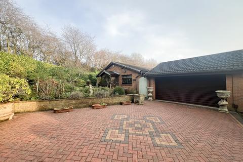 3 bed property, in Brackenside, £425,000