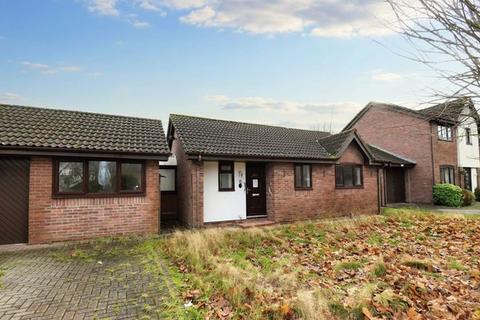 2 bed property, in Broomehouse Avenue, £205,000