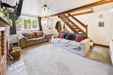 2 bed property, in Crown Road, £240,000