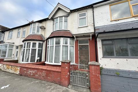 3 bed property, in Warrenhurst Road, £95,000