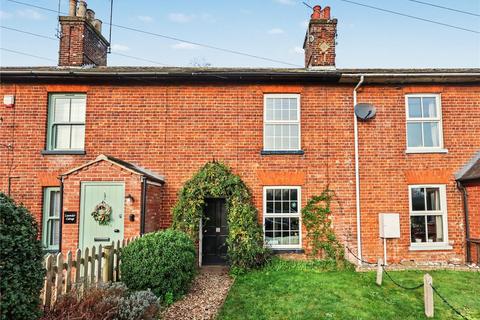 2 bed property, in Norwich Road, £260,000