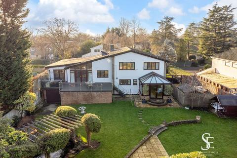 4 bed property, in The Rushes, £1,750,000