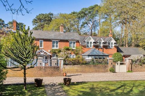 5 bed property, in Old Wokingham Road, £1,250,000
