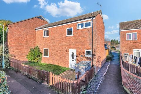3 bed property, in Aureole Walk, £250,000
