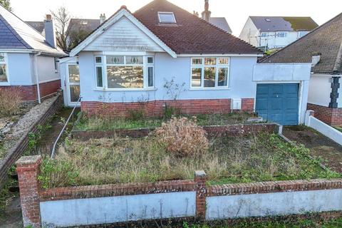 4 bed property, in Berry Avenue, £299,950