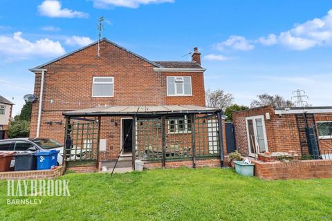 3 bed property, in Beech Road, £285,000