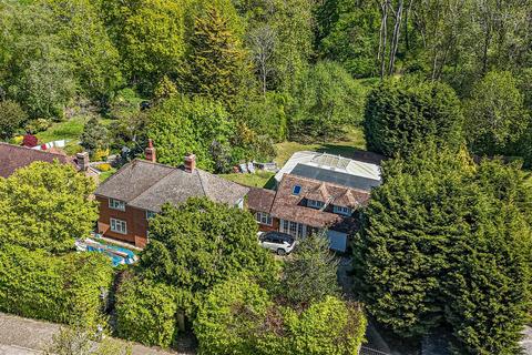 5 bed property, in Baldslow Road, £1,275,000