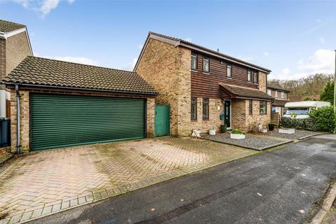 4 bed property, in Aintree Drive, £550,000