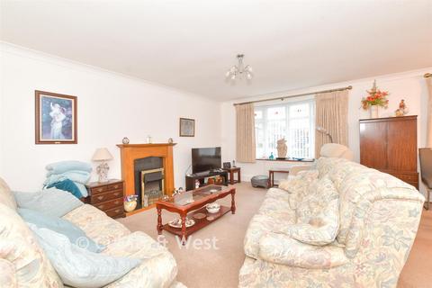 3 bed property, in Westminster Drive, £425,000