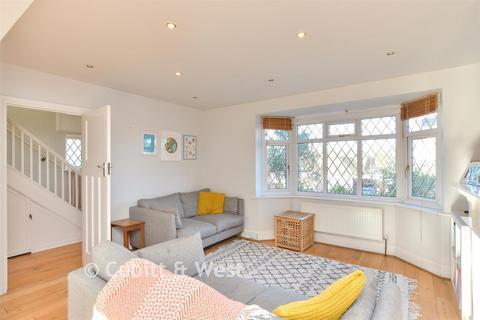 3 bed property, in Ladies Mile Road, £550,000