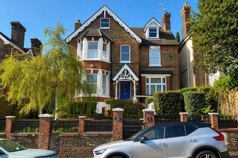 5 bed property, in Watts Avenue, £1,100,000