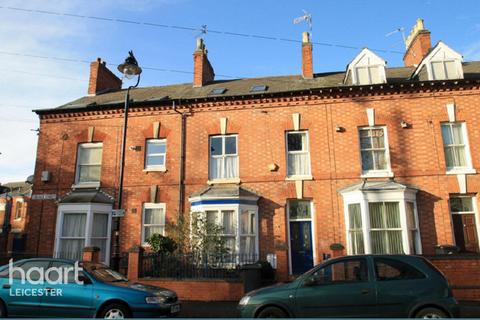 5 bed property, in Lincoln Street, £300,000