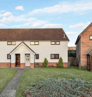 3 bed property, in Manor Road, £275,000