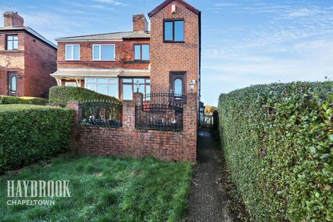 3 bed property, in Brook Hill, £180,000