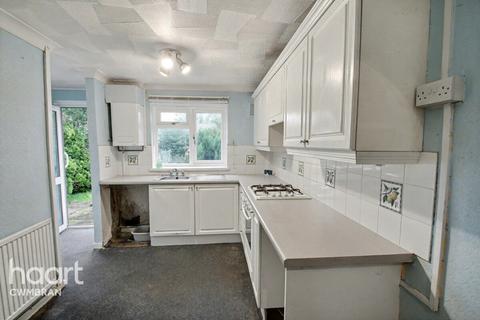 2 bed property, in Maendy Way, £150,000