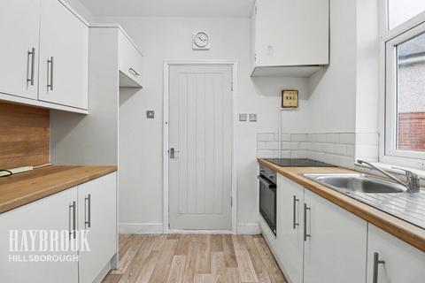2 bed property, in Browning Close, £140,000