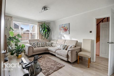 3 bed property, in Robert Tressell Walk, £200,000