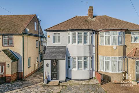 3 bed property, in Caterham Avenue, £525,000