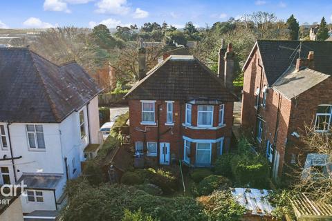 4 bed property, in Dewsland Park Road, £300,000