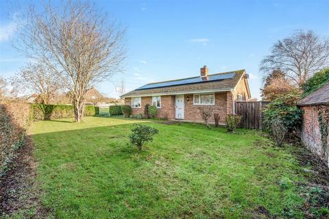 3 bed property, in Walton Lane, £625,000
