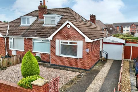 3 bed property, in Ridgemere Road, £240,000