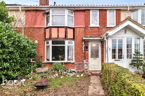 3 bed property, in Barrett Road, £175,000