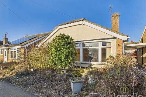 2 bed property, in Camelot Gardens, £169,950