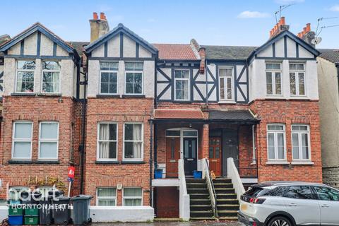 2 bed property, in Grange Road, £300,000