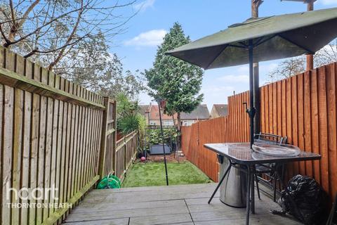 2 bed property, in Grange Road, £300,000