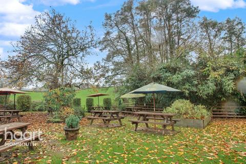 3 bed property, in Mitchel Troy Road, £450,000