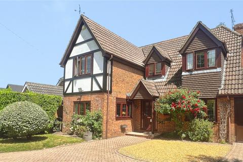4 bed property, in Nash Grove Lane, £875,000