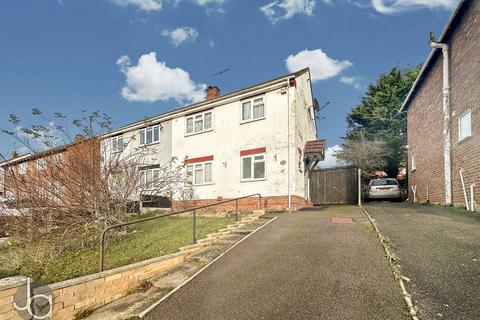 3 bed property, in Hazelton Road, £280,000