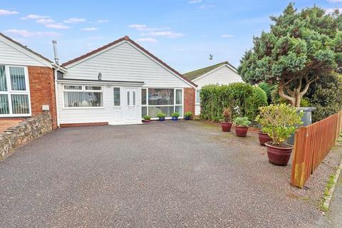 3 bed property, in BLACKBROOK AVENUE HOOKHILLS PAIGNTON, £295,000