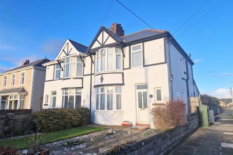 3 bed property, in West Road, £400,000