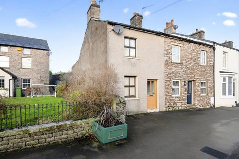 2 bed property, in 85 High Street, £105,000