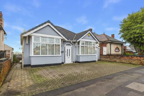 3 bed property, in Oakdale Road, £380,000
