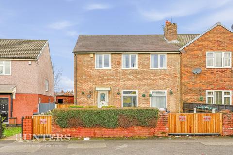 4 bed property, in Elm Road, £240,000