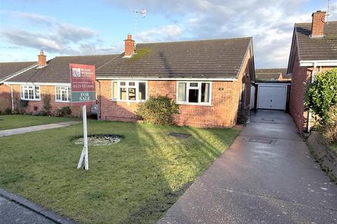3 bed property, in Morton Close, £279,000