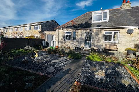 3 bed property, in Park Estate Road, £350,000