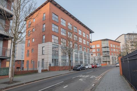 1 bed property, in Alfred Knight Way, £110,000