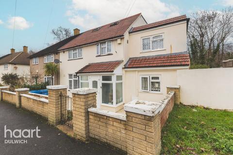 7 bed property, in Bowen Drive, £1,500,000